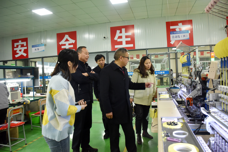 縣經信局到天鵝集團調研數字化車間和智慧養老產業發展工作